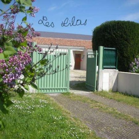 Chambres D'Hotes Les Lilas Ruffec  Exteriér fotografie