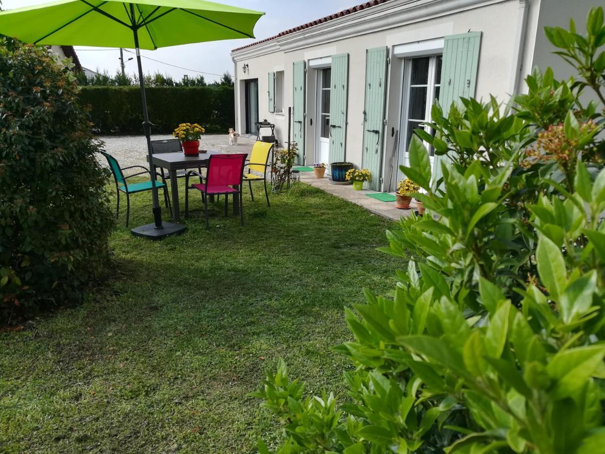 Chambres D'Hotes Les Lilas Ruffec  Exteriér fotografie