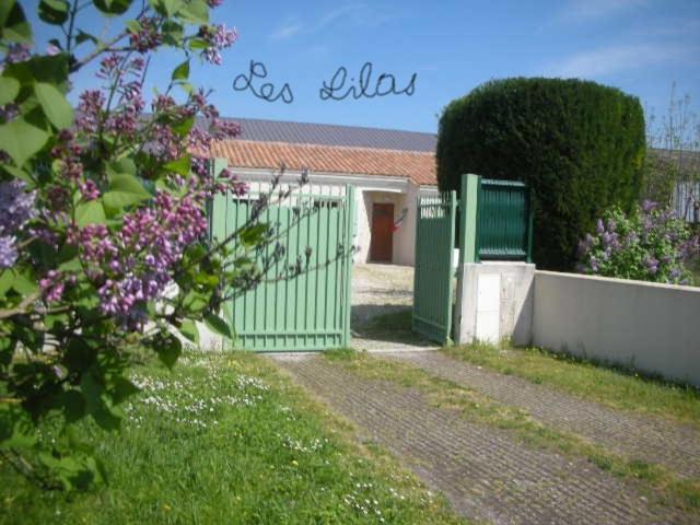 Chambres D'Hotes Les Lilas Ruffec  Exteriér fotografie